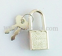 Porcellana Piccola serratura della cancelleria del quadrato in lega di zinco fornitore
